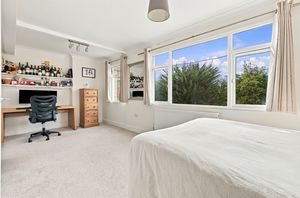LAKESIDE LODGE- click for photo gallery